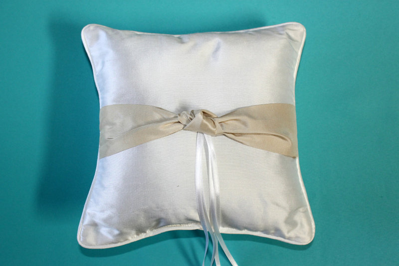 Silk Ring Pillow w/ Mocha Knot